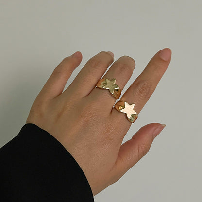 Cold and niche three-dimensional star shaped rings with spicy and beautiful mouth opening English letter bracelets